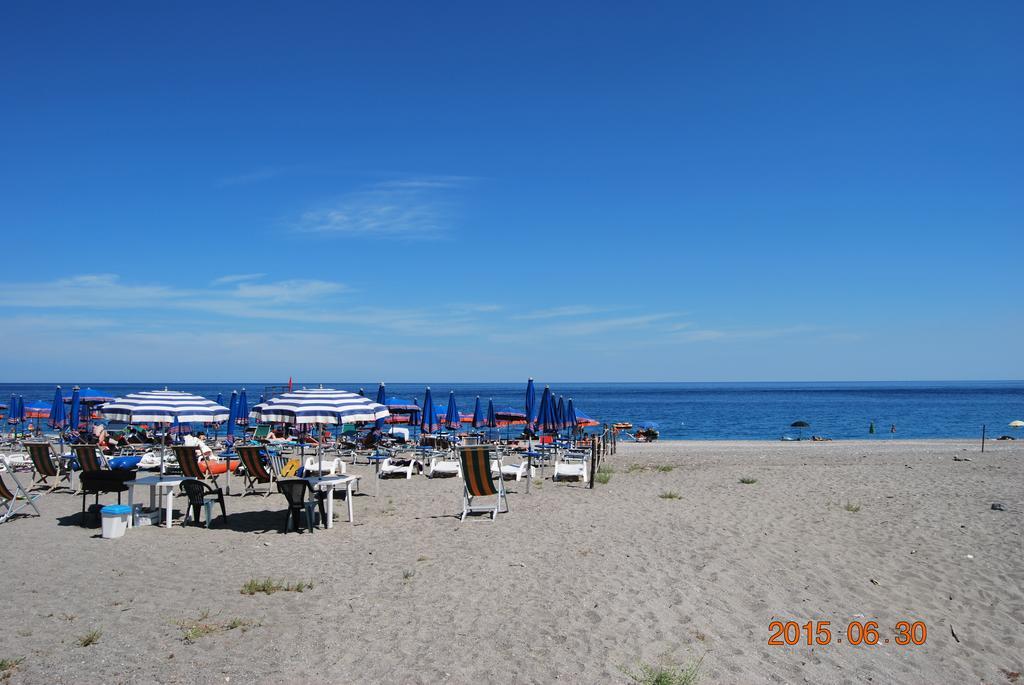Baia Degli Dei Apartment Giardini Naxos Ngoại thất bức ảnh