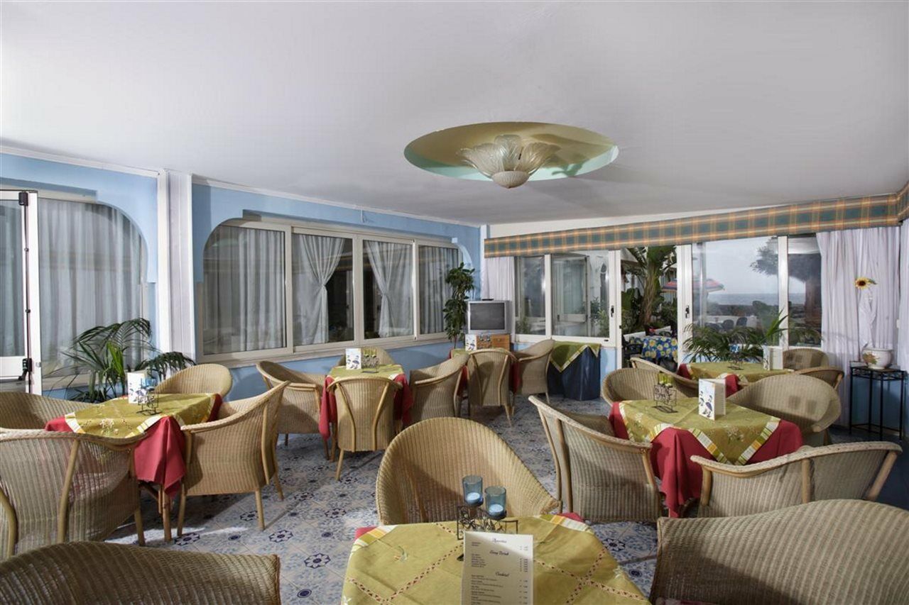 Baia Degli Dei Apartment Giardini Naxos Ngoại thất bức ảnh